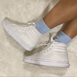 ❗️SOLD❗️WHITE HIGH TOP VANS